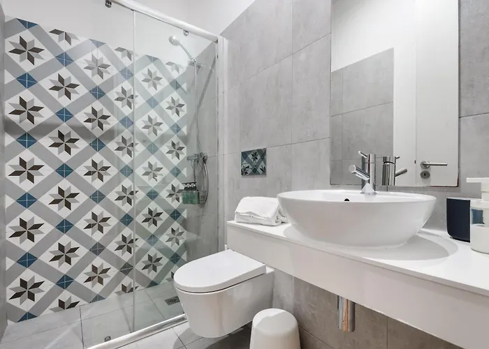 Spacious Duplex In Porto's Downtown • A/c