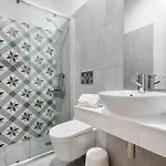Spacious Duplex In Porto's Downtown • A/c