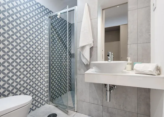 Spacious Duplex In Porto's Downtown • A/c Διαμέρισμα